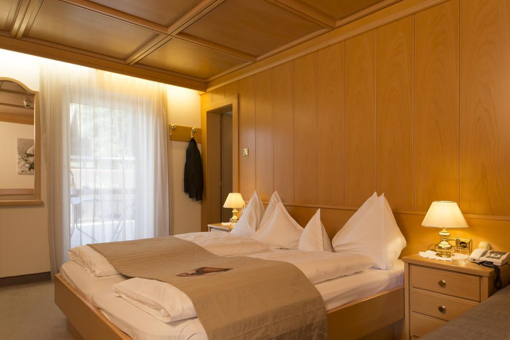 Hotel Burgfrieden ガイス エクステリア 写真
