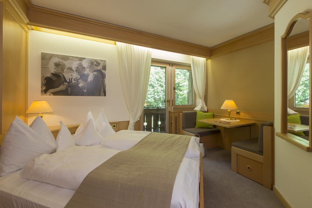 Hotel Burgfrieden ガイス エクステリア 写真