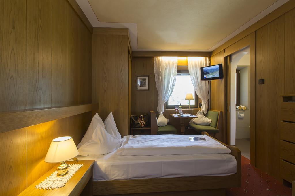 Hotel Burgfrieden ガイス エクステリア 写真