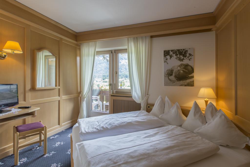 Hotel Burgfrieden ガイス エクステリア 写真